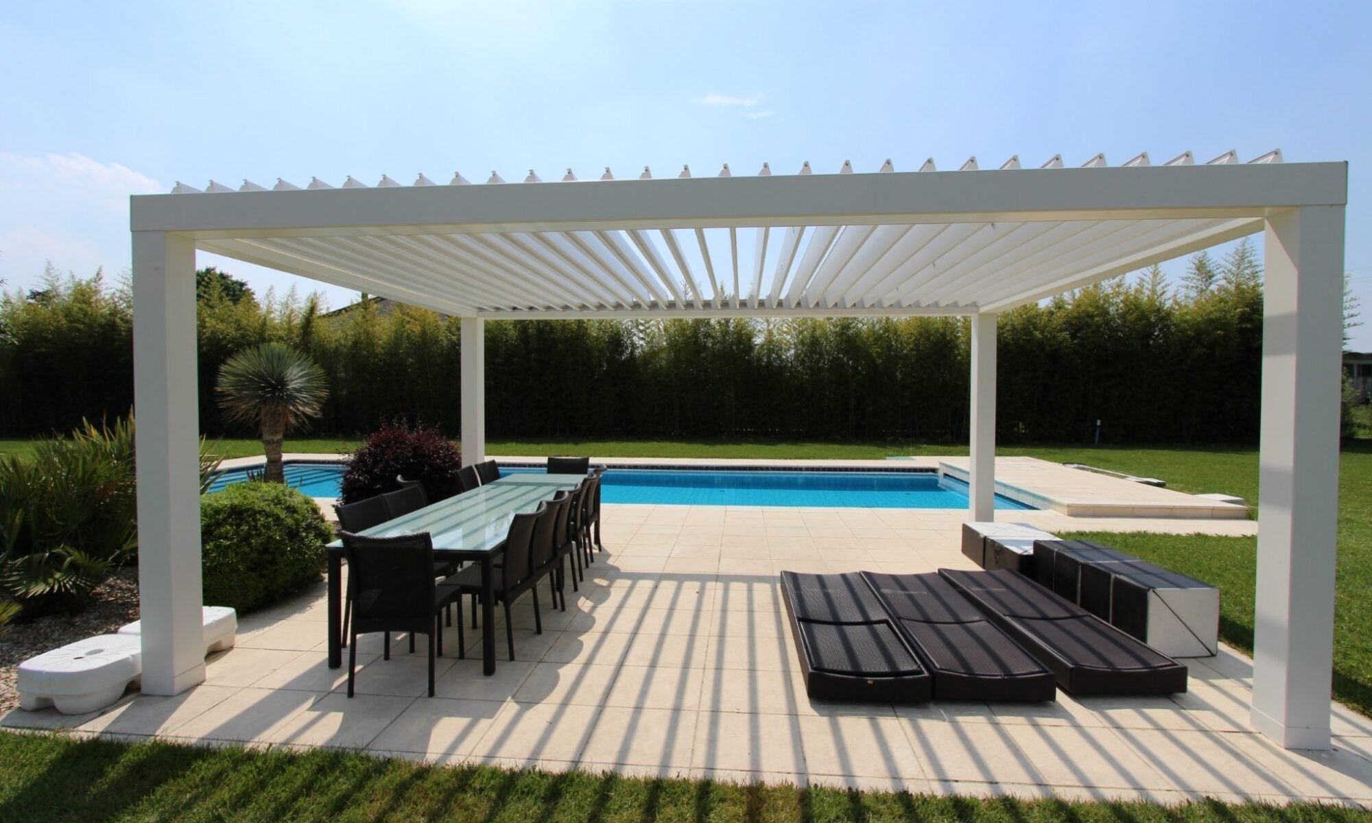 Residential aluminum pergola Dubai